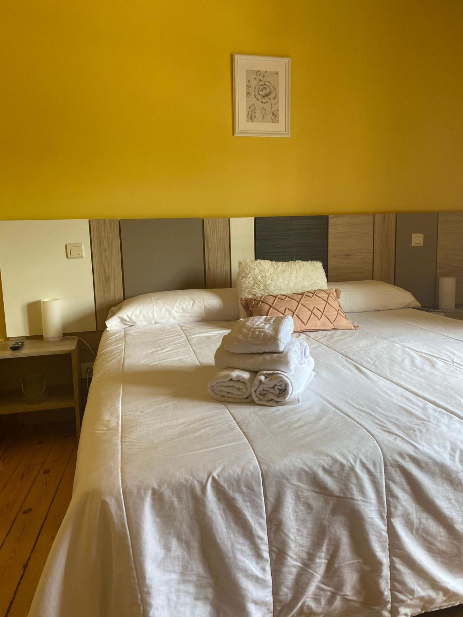 Hotel Restaurante Agapio De Tresnino Quintanilla de Onésimo 外观 照片