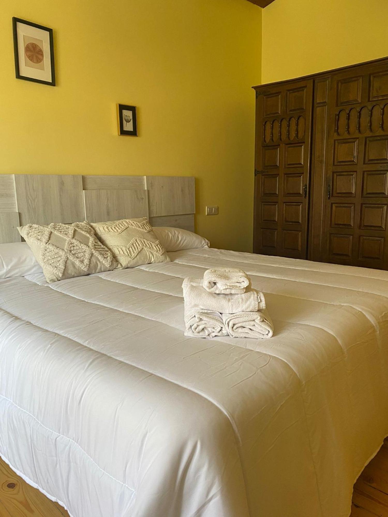 Hotel Restaurante Agapio De Tresnino Quintanilla de Onésimo 外观 照片