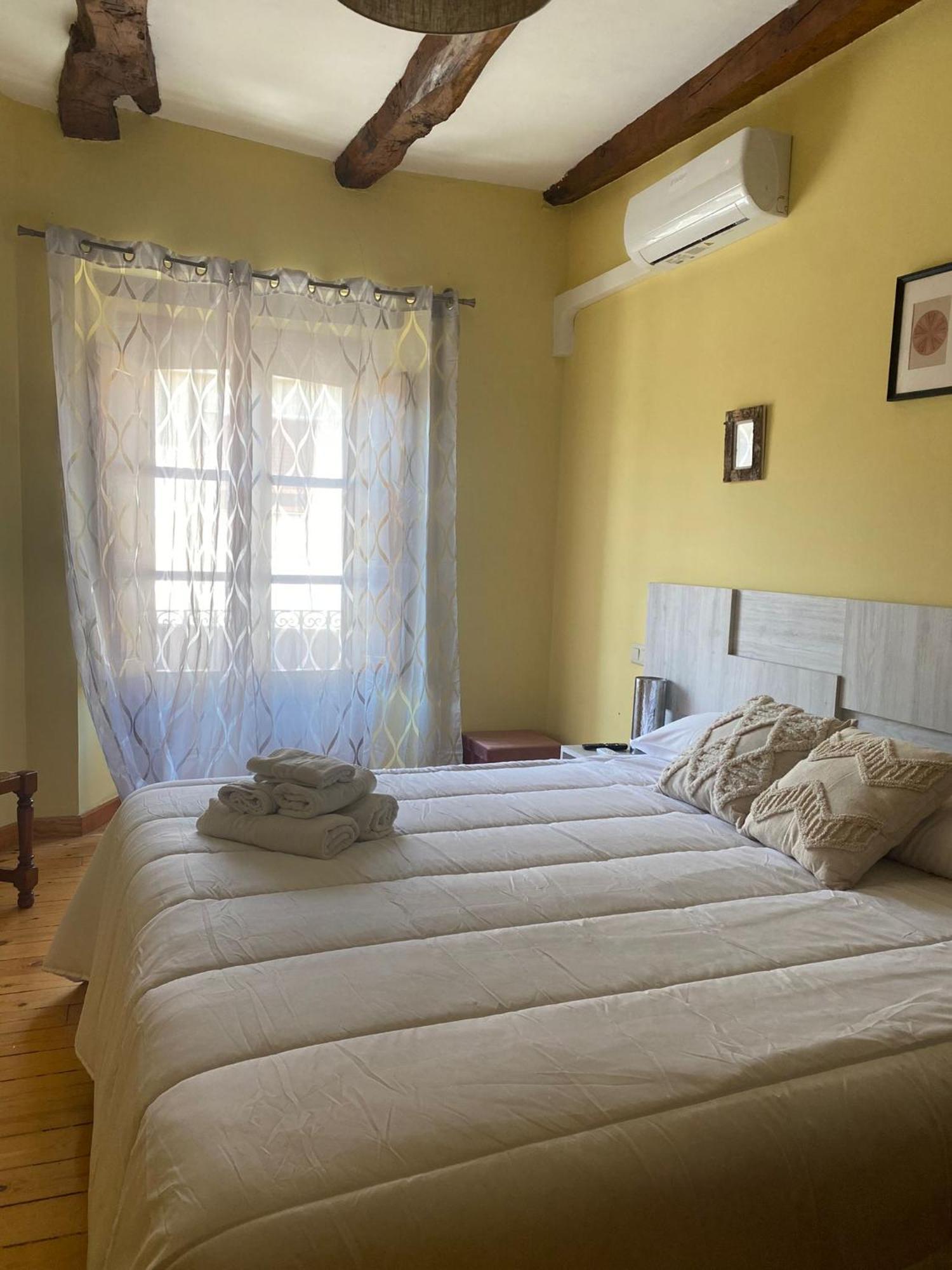 Hotel Restaurante Agapio De Tresnino Quintanilla de Onésimo 外观 照片