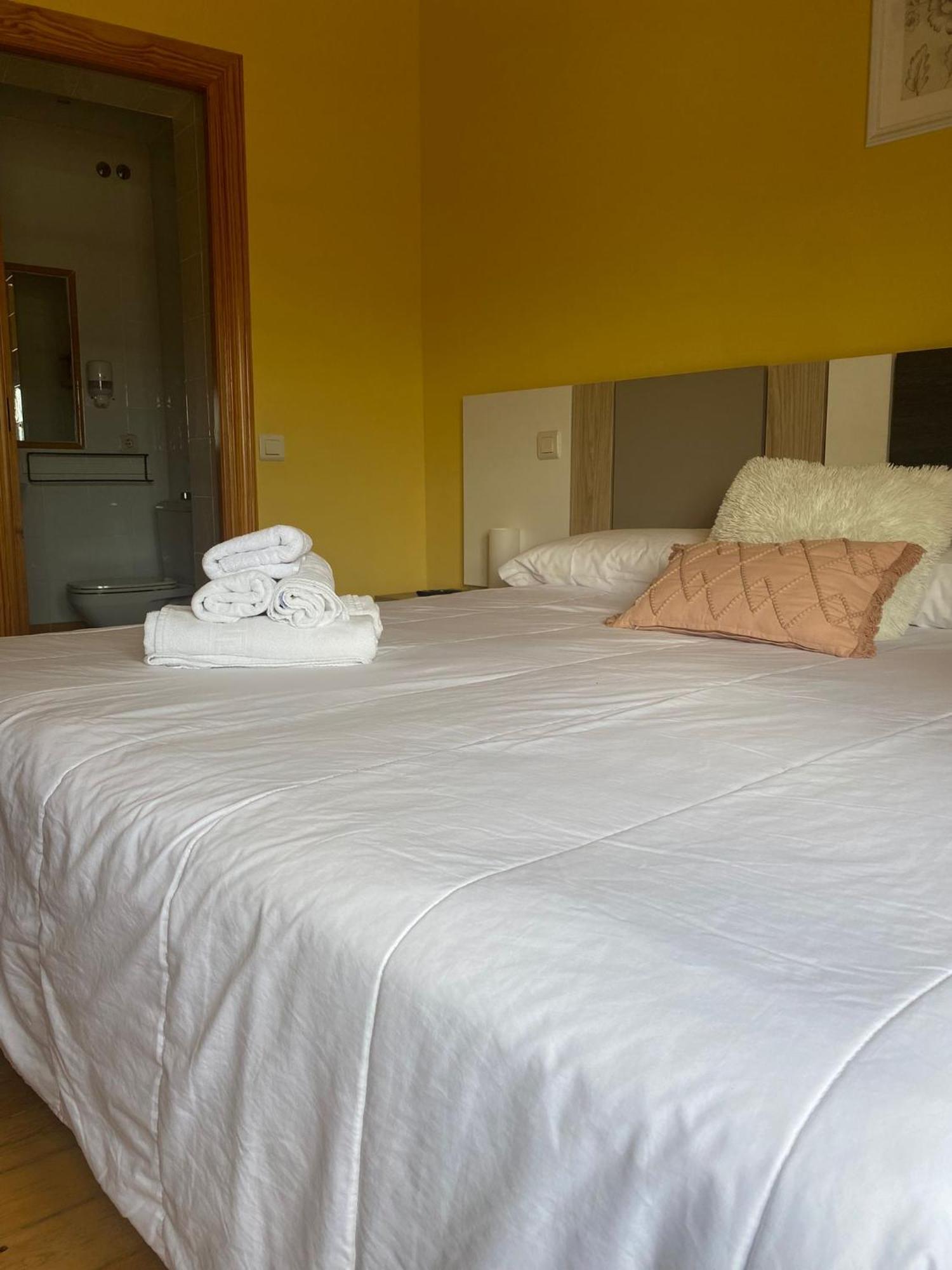 Hotel Restaurante Agapio De Tresnino Quintanilla de Onésimo 外观 照片