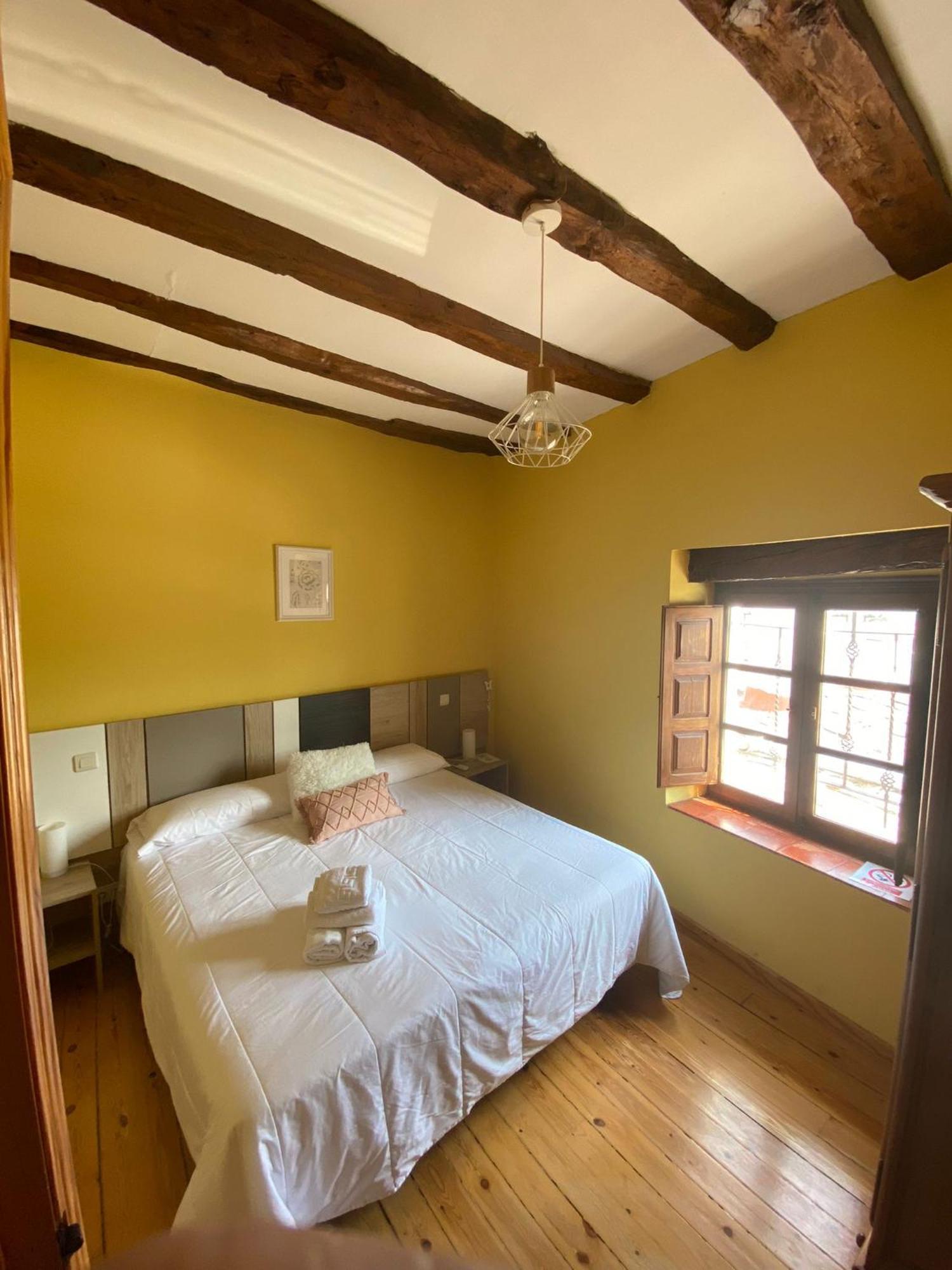 Hotel Restaurante Agapio De Tresnino Quintanilla de Onésimo 外观 照片