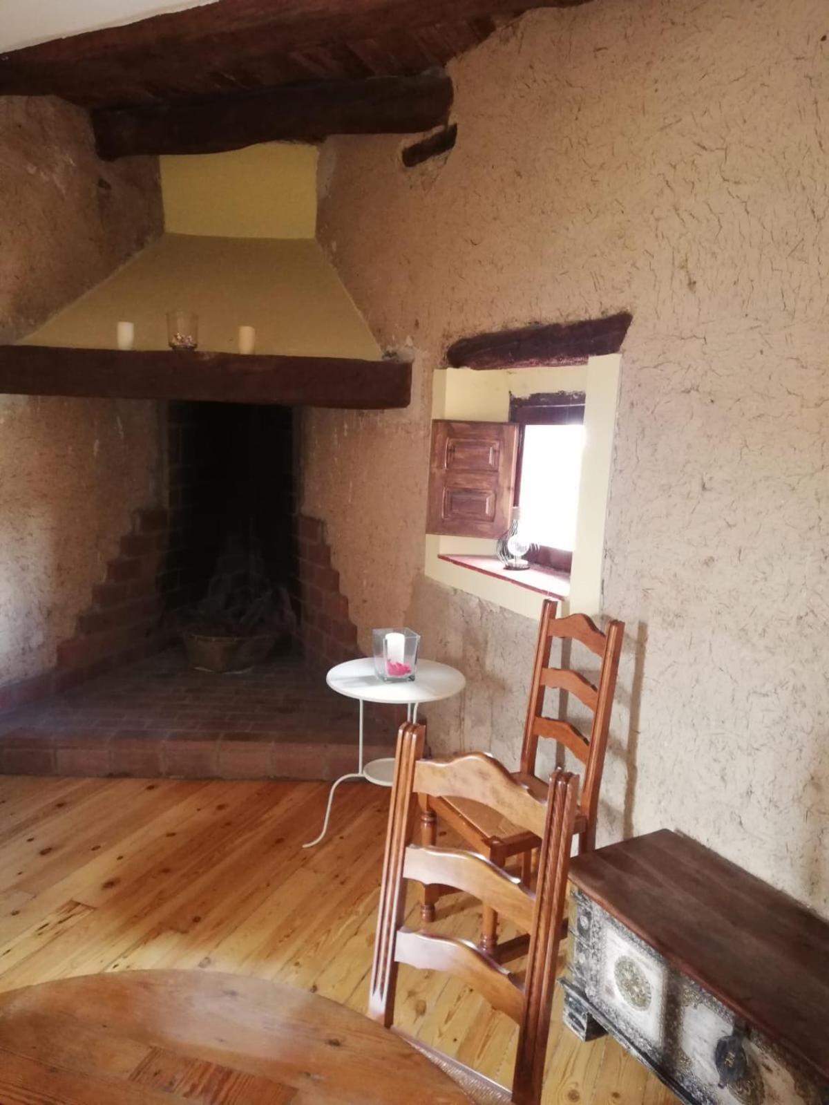 Hotel Restaurante Agapio De Tresnino Quintanilla de Onésimo 外观 照片