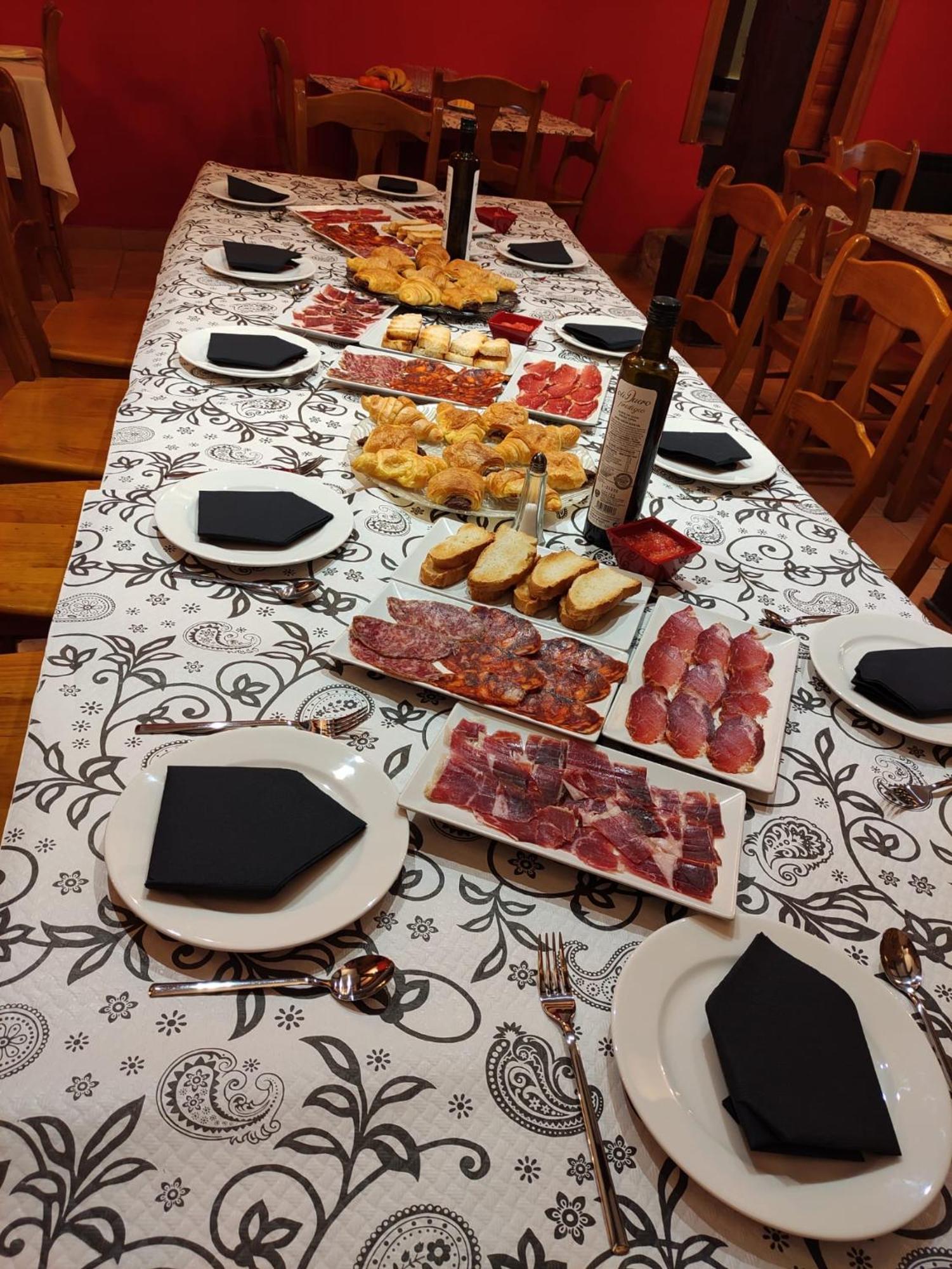 Hotel Restaurante Agapio De Tresnino Quintanilla de Onésimo 外观 照片