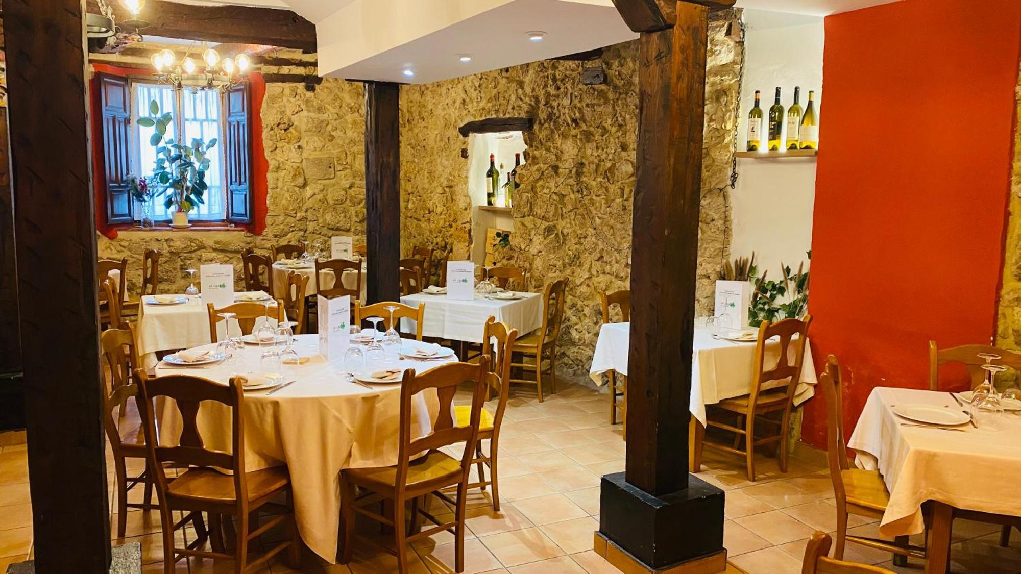 Hotel Restaurante Agapio De Tresnino Quintanilla de Onésimo 外观 照片