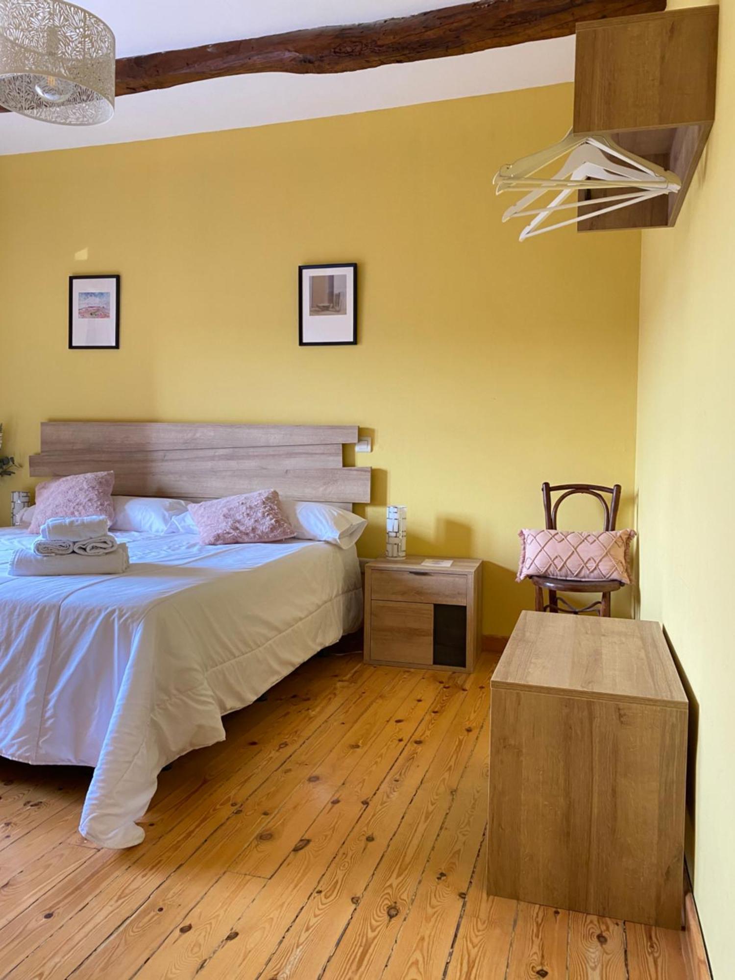 Hotel Restaurante Agapio De Tresnino Quintanilla de Onésimo 外观 照片