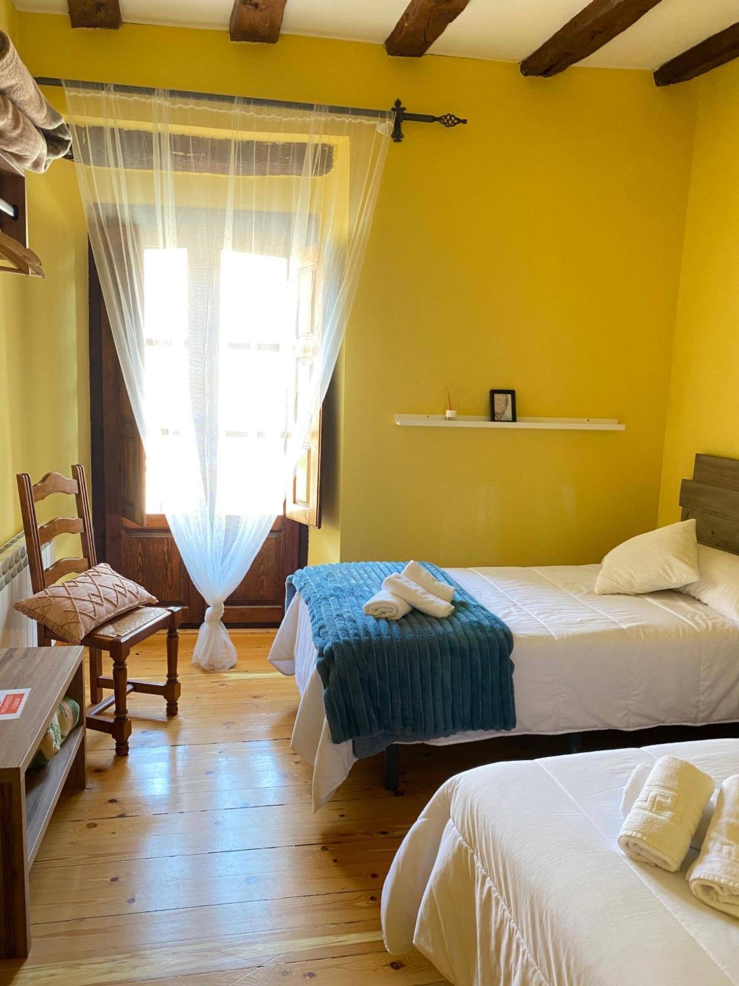 Hotel Restaurante Agapio De Tresnino Quintanilla de Onésimo 外观 照片