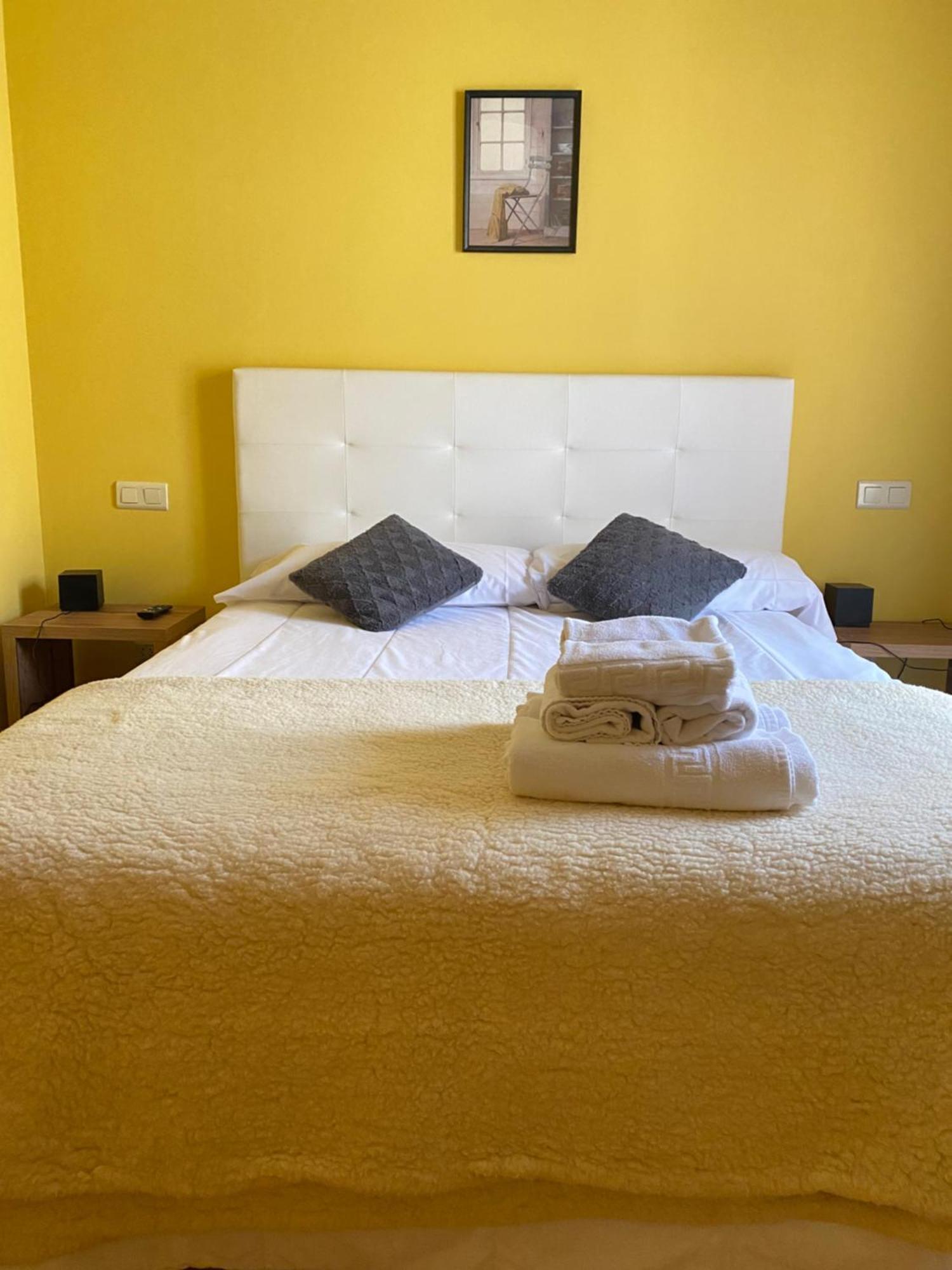 Hotel Restaurante Agapio De Tresnino Quintanilla de Onésimo 外观 照片